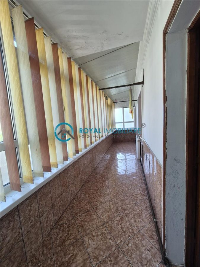 Royal Imobiliare - Vanzare apartament 3 camere zona Malu Rosu - foto 19