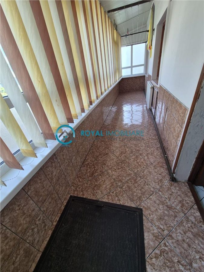 Royal Imobiliare - Vanzare apartament 3 camere zona Malu Rosu - foto 20
