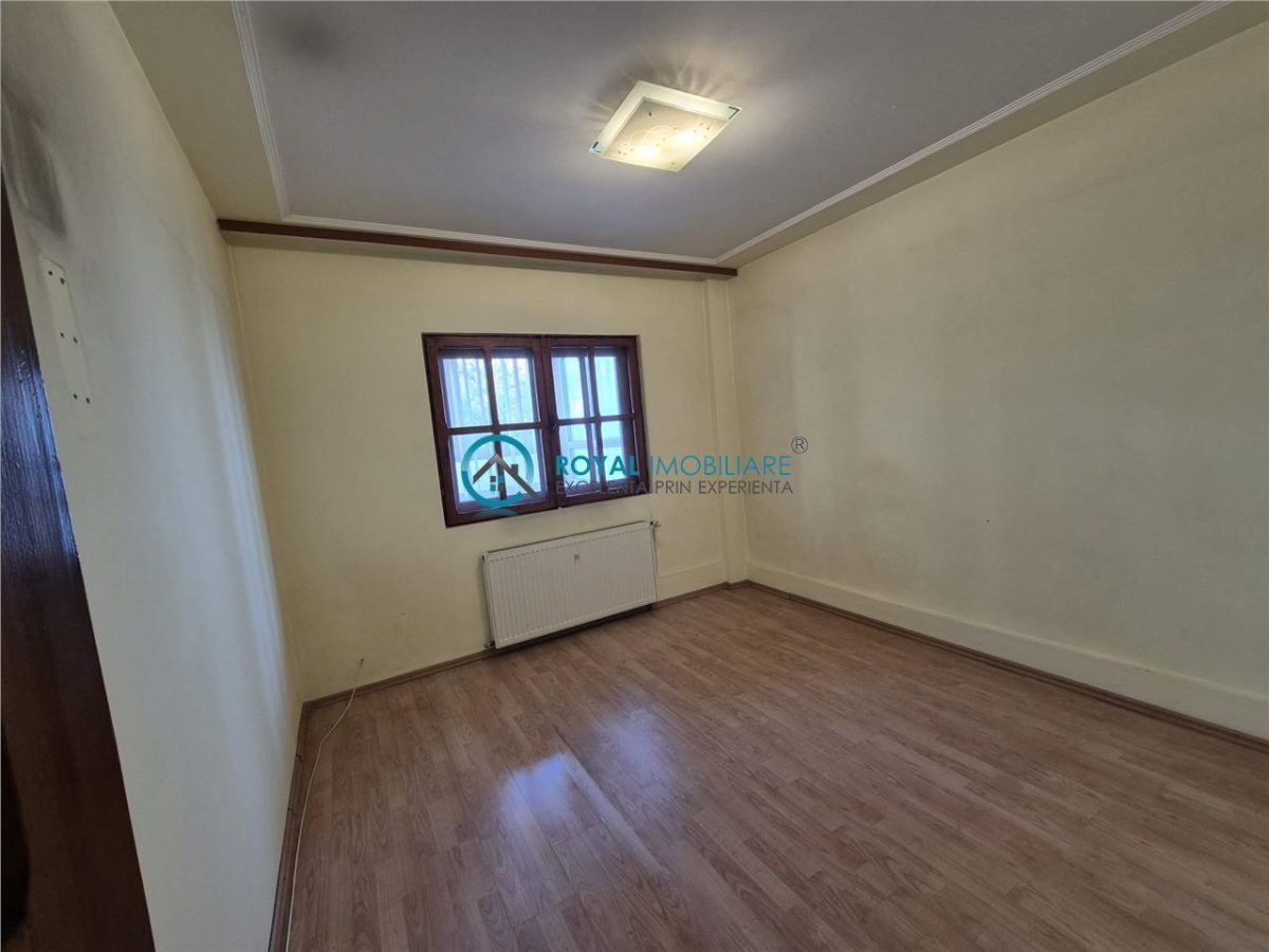 Royal Imobiliare - Vanzare apartament 3 camere zona Malu Rosu - foto 5