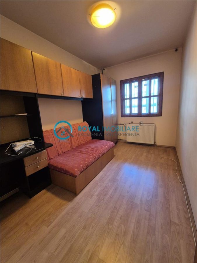 Royal Imobiliare - Vanzare apartament 3 camere zona Malu Rosu - foto 7