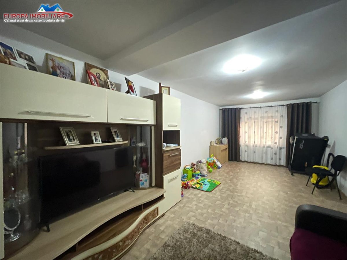 Casa P+M de vanzare zona centrala Tulcea - foto 6