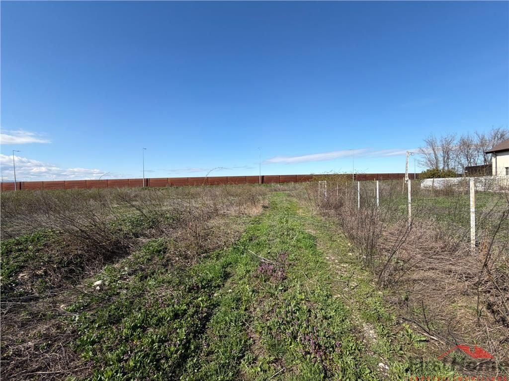 Teren intravilan 700mp in zona de Nord de vanzare - foto 8