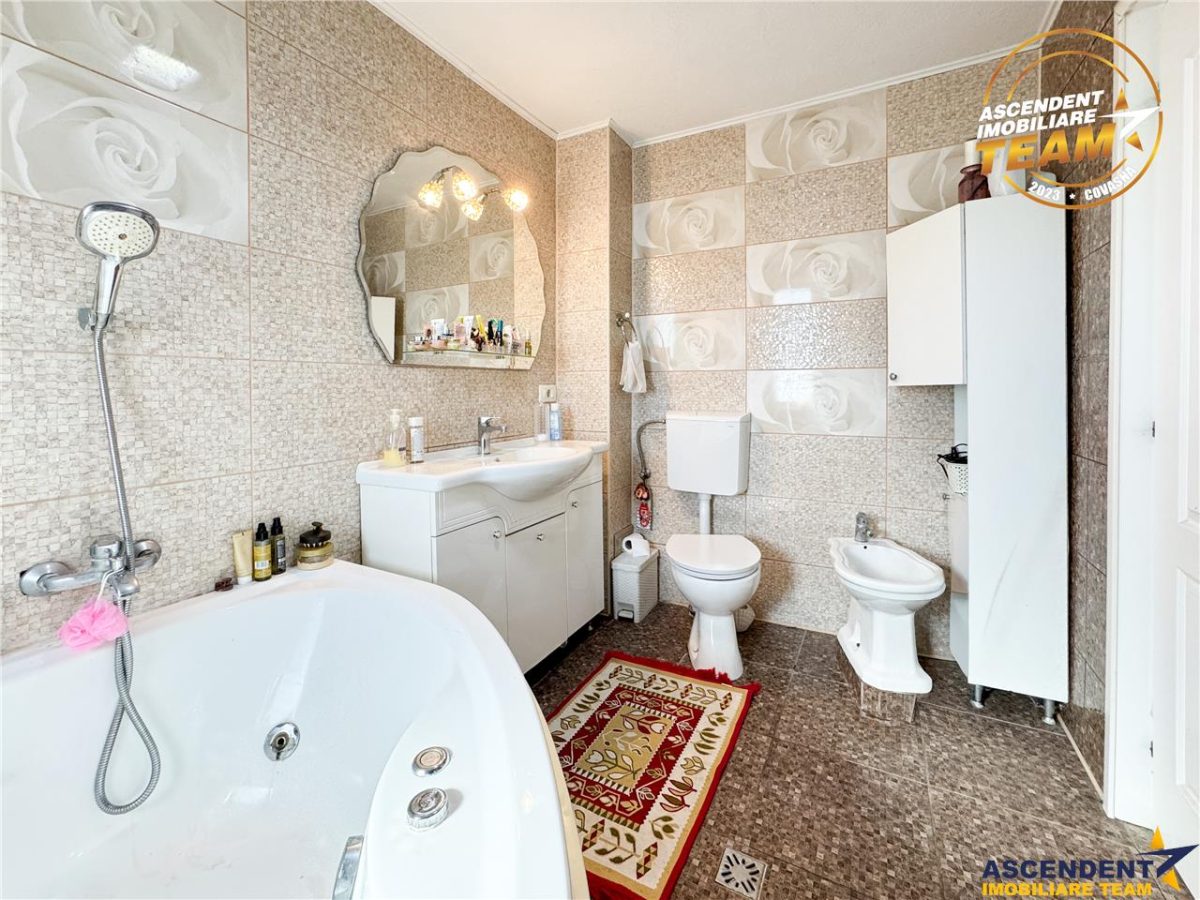 Casa primitoare si apreciabila, areal cu liniste, gradina frumoasa, Sancraiu,Szalomer Covasna - foto 13