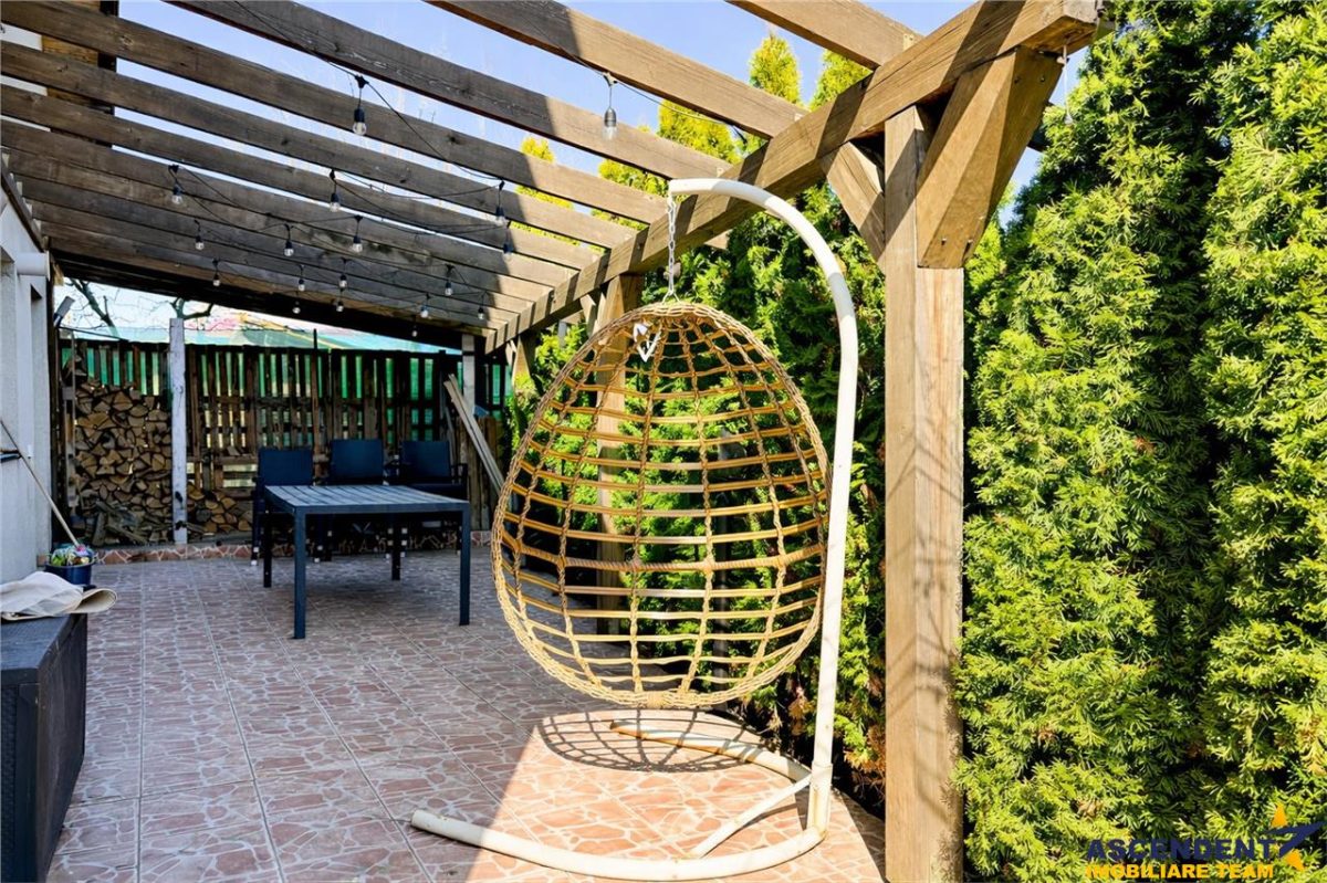 Casa primitoare si apreciabila, areal cu liniste, gradina frumoasa, Sancraiu,Szalomer Covasna - foto 3