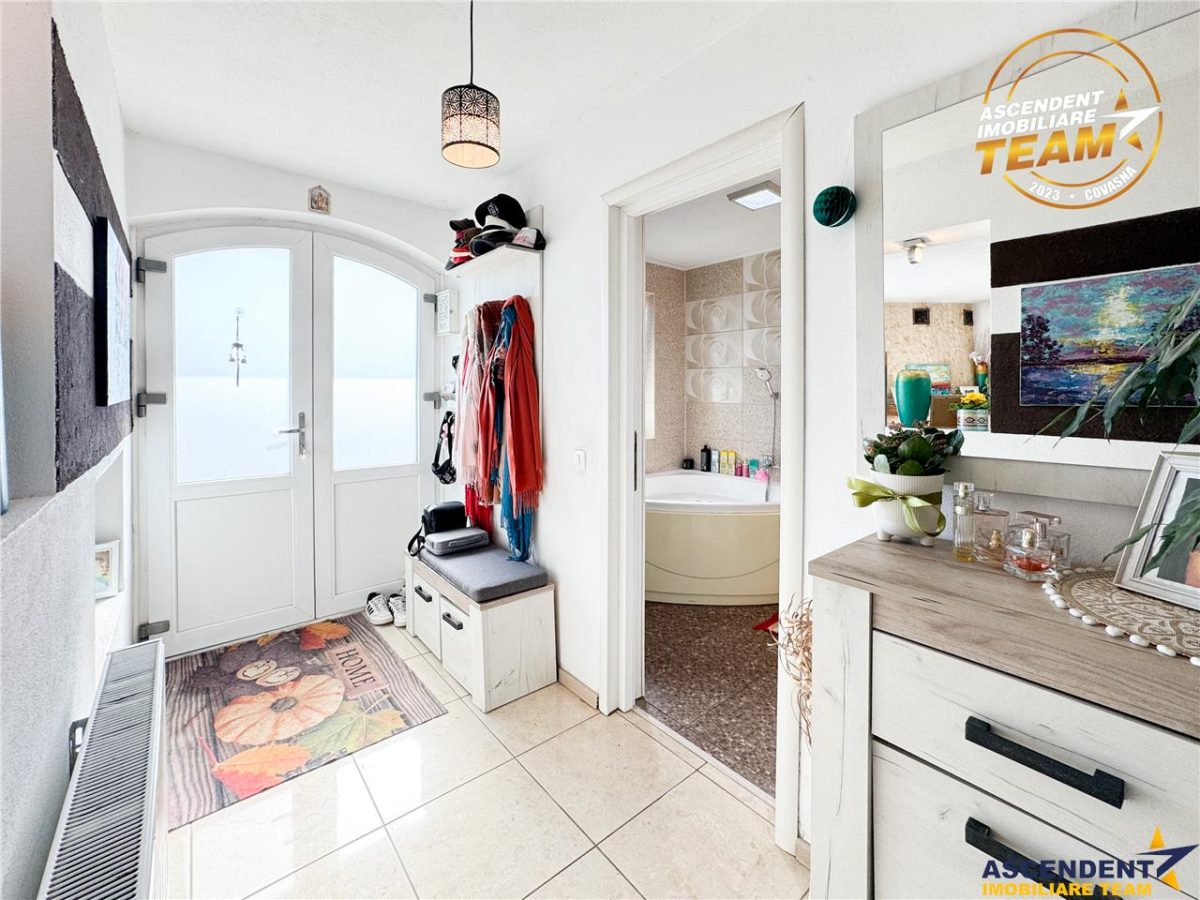 Casa primitoare si apreciabila, areal cu liniste, gradina frumoasa, Sancraiu,Szalomer Covasna - foto 21