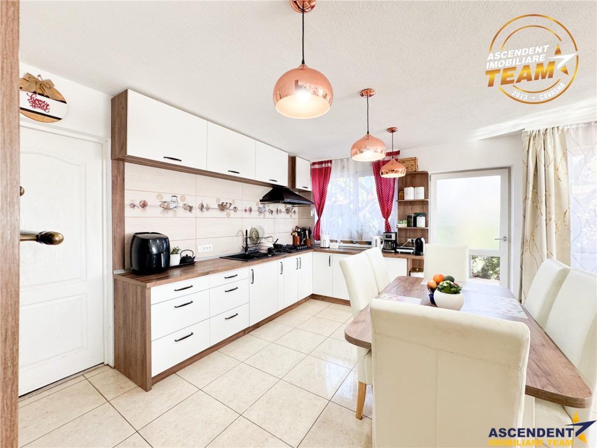 Casa primitoare si apreciabila, areal cu liniste, gradina frumoasa, Sancraiu,Szalomer Covasna - foto 8