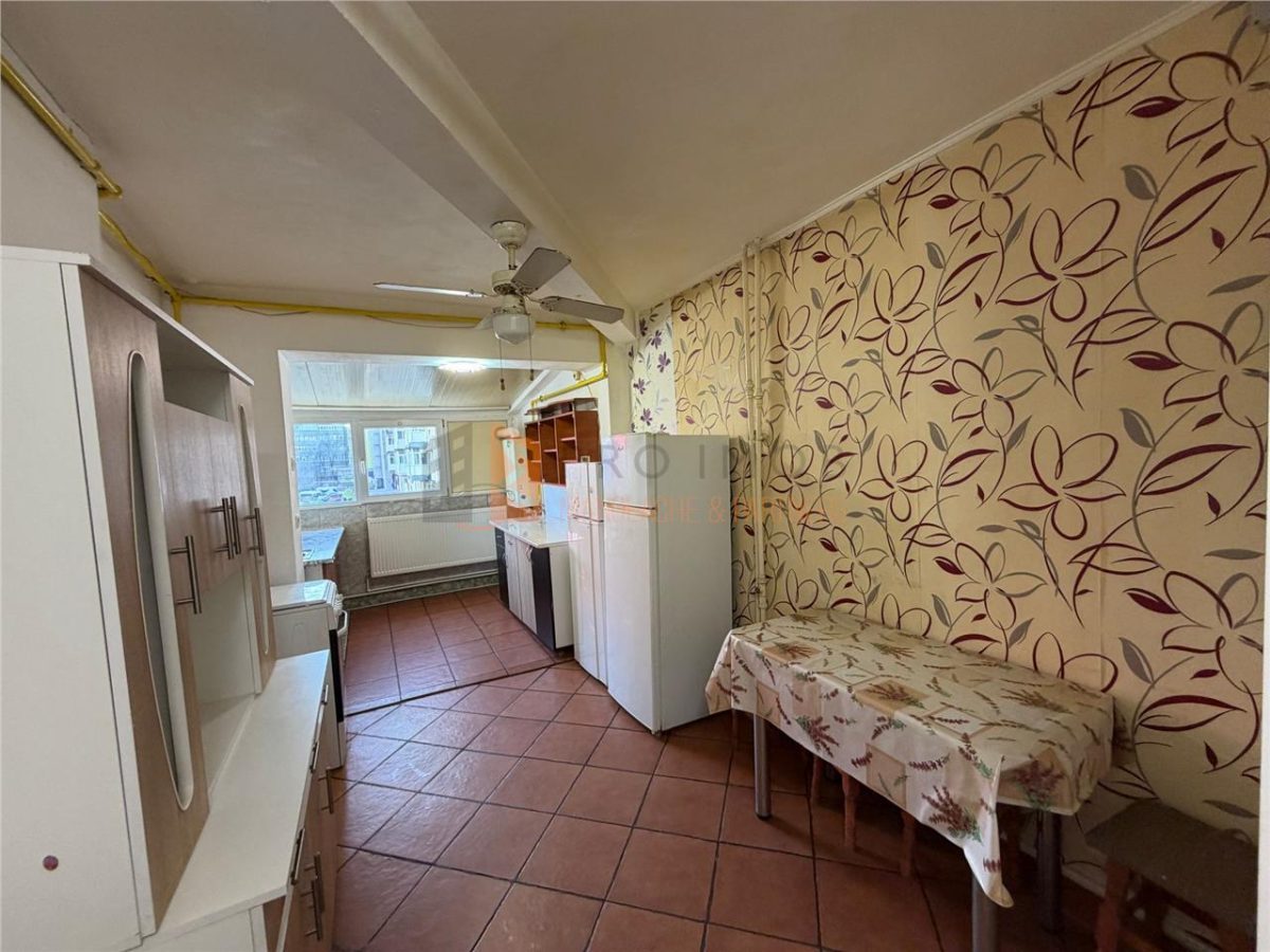 Apartament 3 camere cf 1 decomandat zona Micro 3 - foto 6