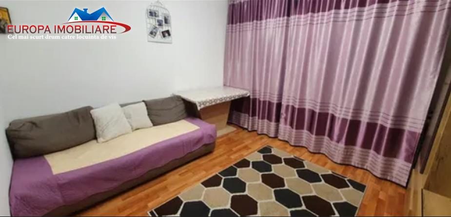 Apartament 2 camere, transformat in 3 camere zona 23 August Tulcea - 
