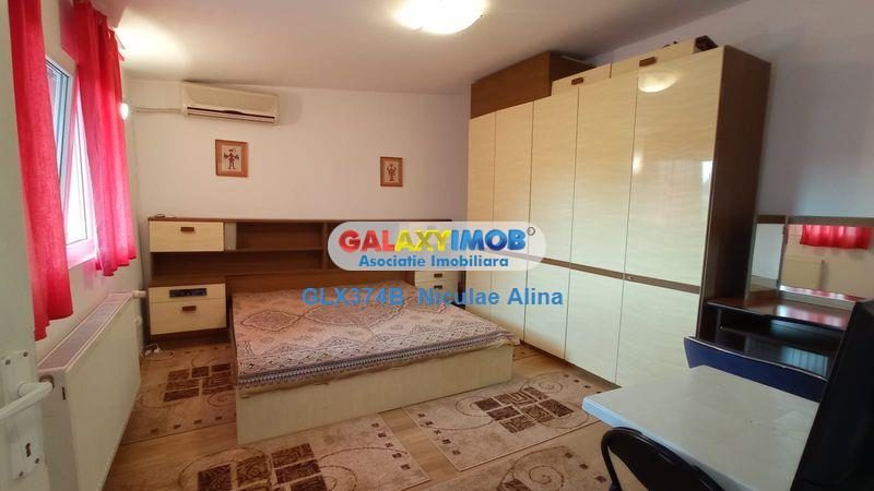 Garsoniera la curte 5 minute de mers statia de metrou Laminorului - 