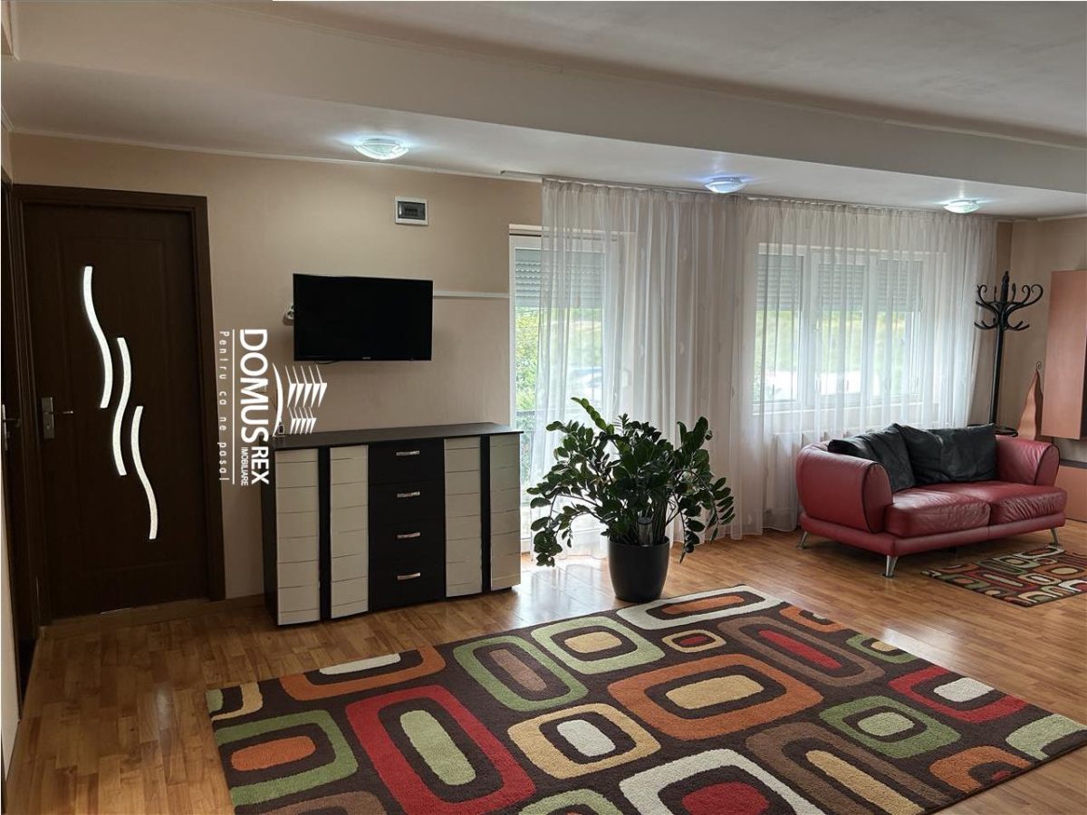 Inchiriez ap.3 camere in casa ,finisat modern, CT, parcare, Centru-str.Paris,neg - Cluj-Napoca