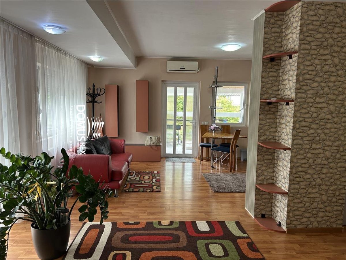 Inchiriez ap.3 camere in casa ,finisat modern, CT, parcare, Centru-str.Paris,neg - foto 2