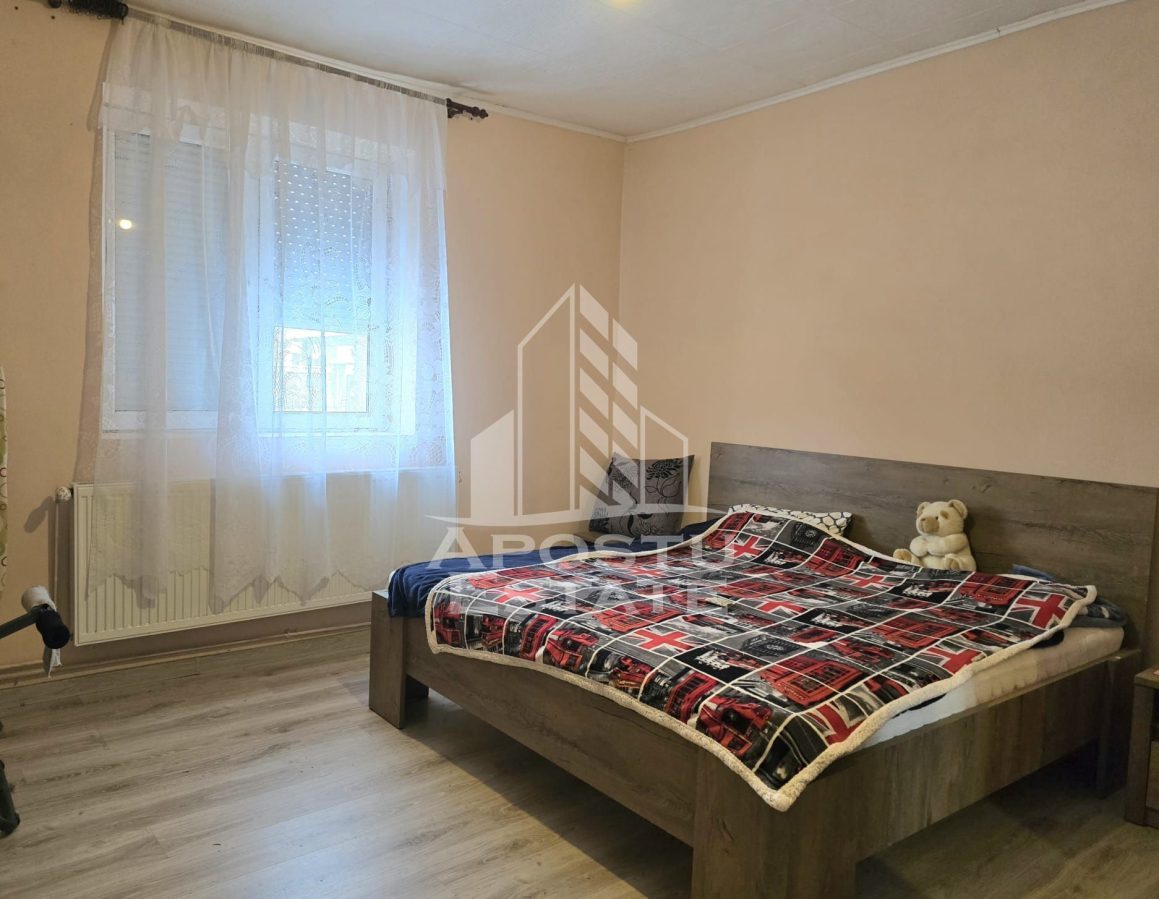 Casa de vanzare in Curtici. - 