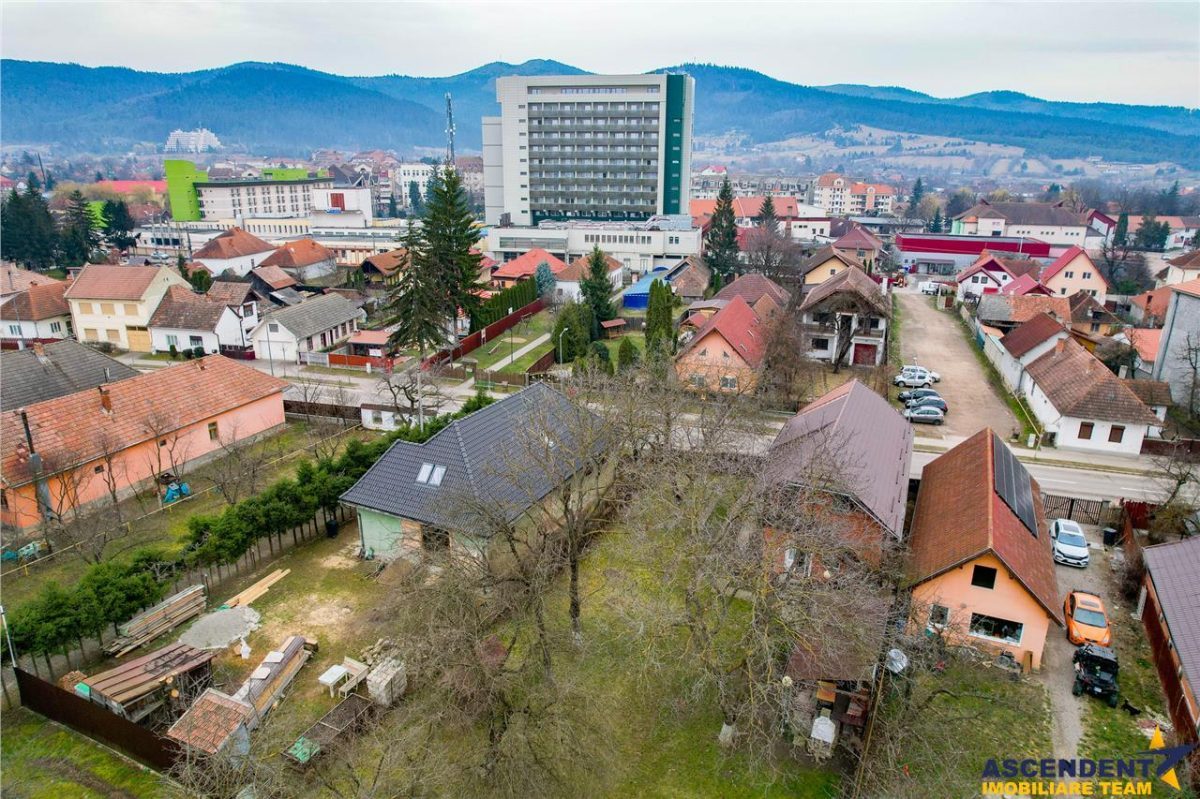 FILM! Vila pe 7 camere: rezidential/ turism, in Covasna, Central - foto 22