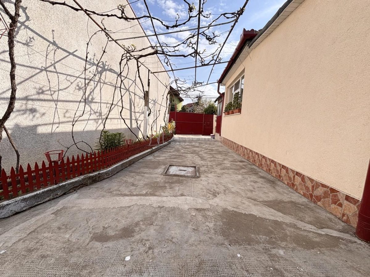 Casa pe un nivel, 500 mp teren, langa Palatul Baroc Oradea â€“ zona foarte linistita - foto 2