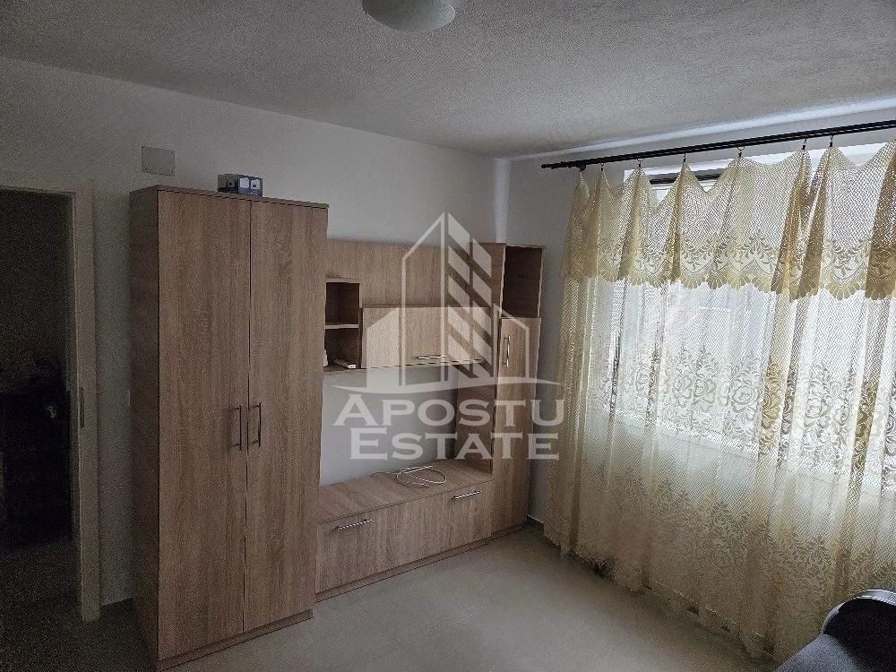 Apartament cu o camera de inchiriat,  localitatea Giroc - foto 4
