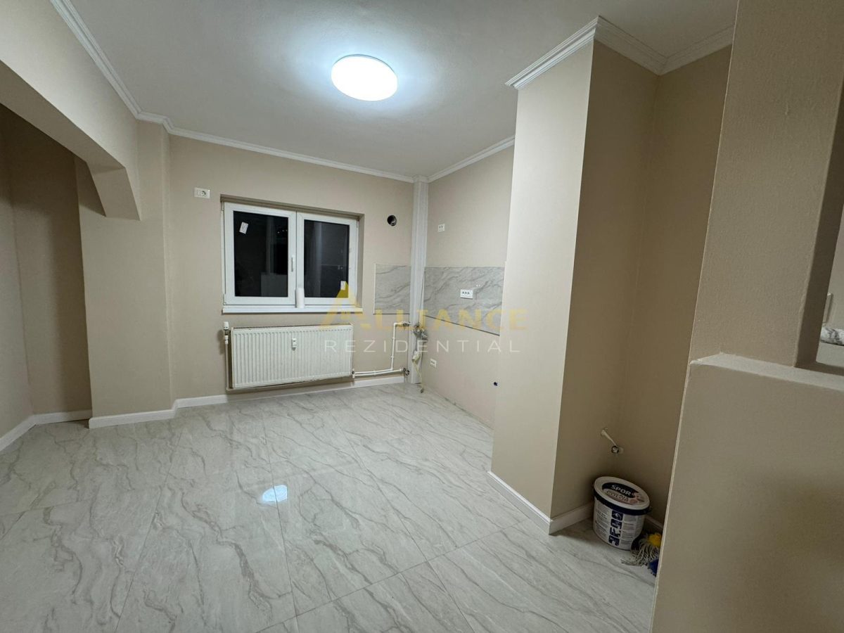 Apartament 3 camere, decomandat - 300 m de Metrou Aparatorii Patriei - Renovat - foto 4