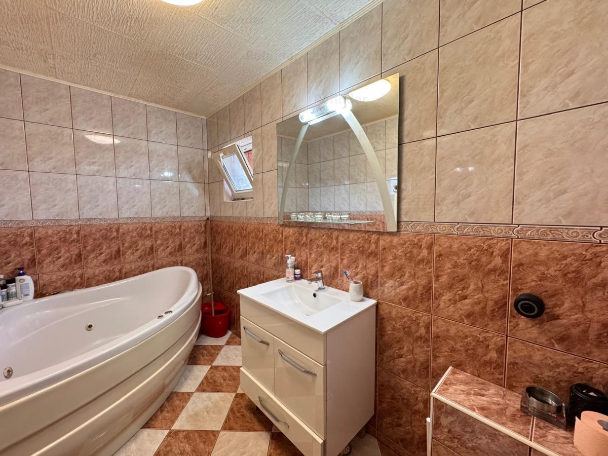 Vanzare vila D+P+2 | Vatra Luminoasa - Maior Coravu | extinsa cu autorizatie | teren 164 mp | - foto 12