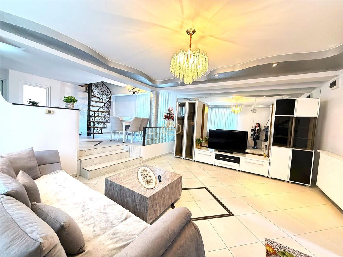 Casa perfecta pentru familie extinsa sau afacere la cheie - 