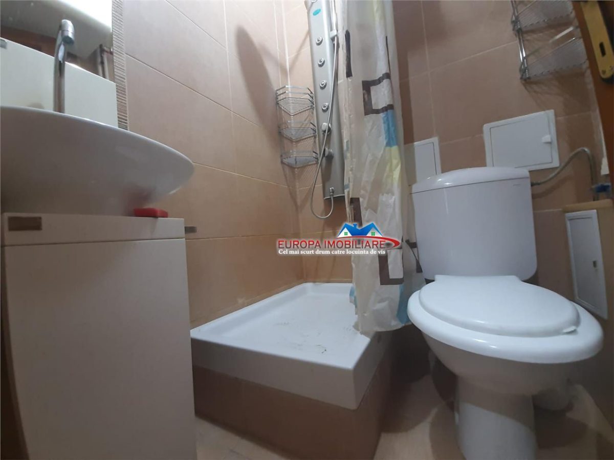 Apartament 2 camere de vanzare pe  Strada Babadag Tulcea - foto 12