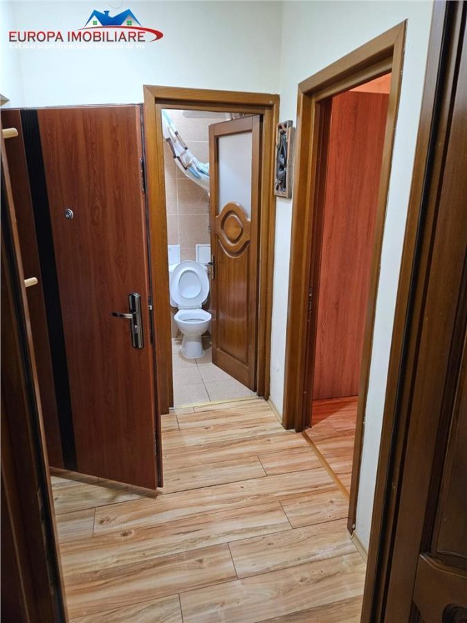 Apartament 2 camere de vanzare pe  Strada Babadag Tulcea - foto 3