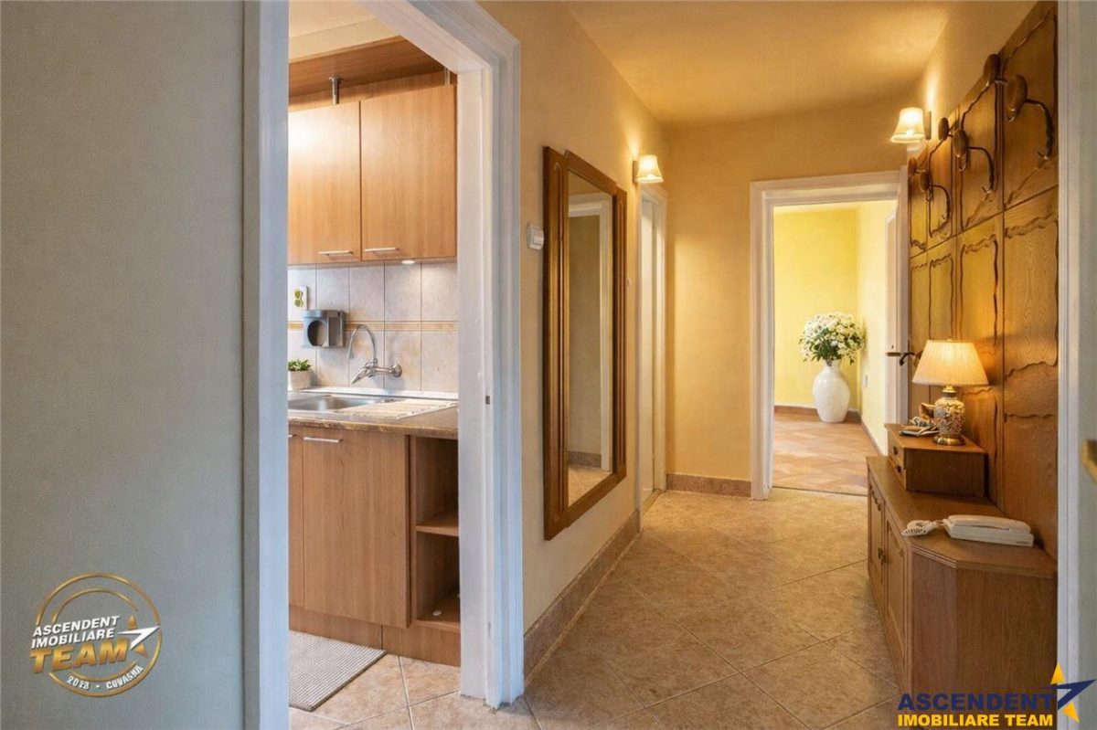 FILM:Apartament cu 4 camere,2 bai,2 balcoane,2 garaje,Targu Secuiesc,Covasna - foto 4