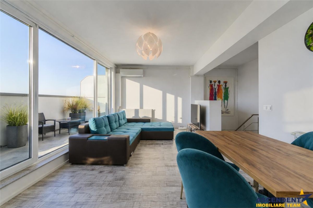 FILM&3D! Penthouse spatios,luminos,terasa generoasa,Maurer,Tractorul,Brasov. - foto 2