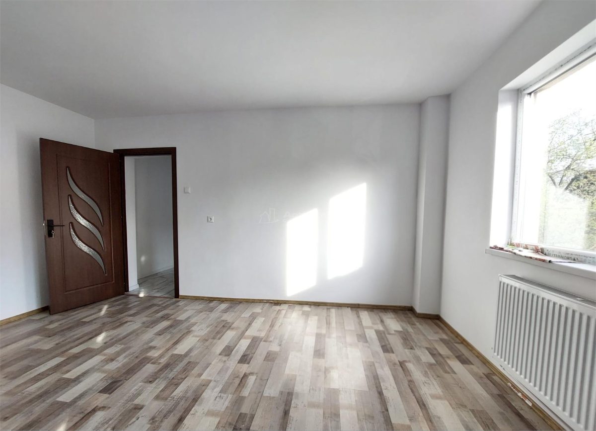 3 camere, 48 mp, etaj 2, complet renovat, zona Crang, Aleea Tineretului - foto 2