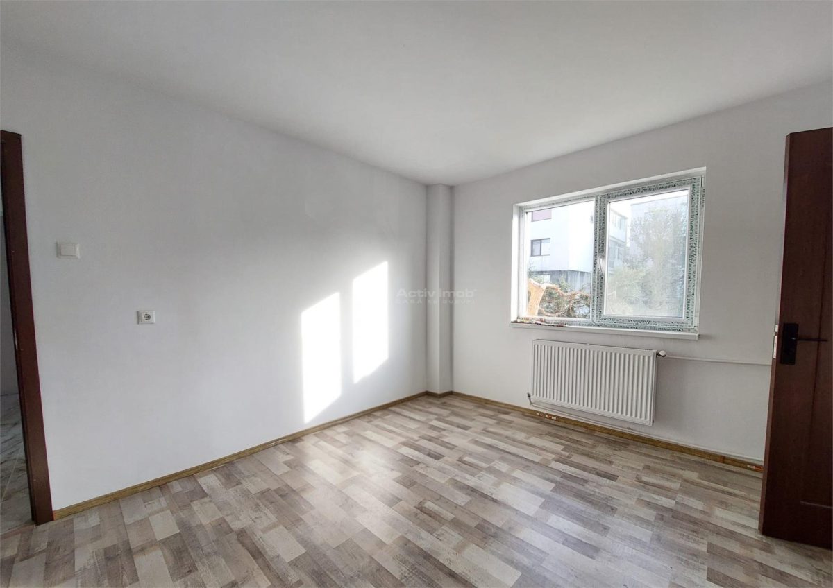 3 camere, 48 mp, etaj 2, complet renovat, zona Crang, Aleea Tineretului - foto 4