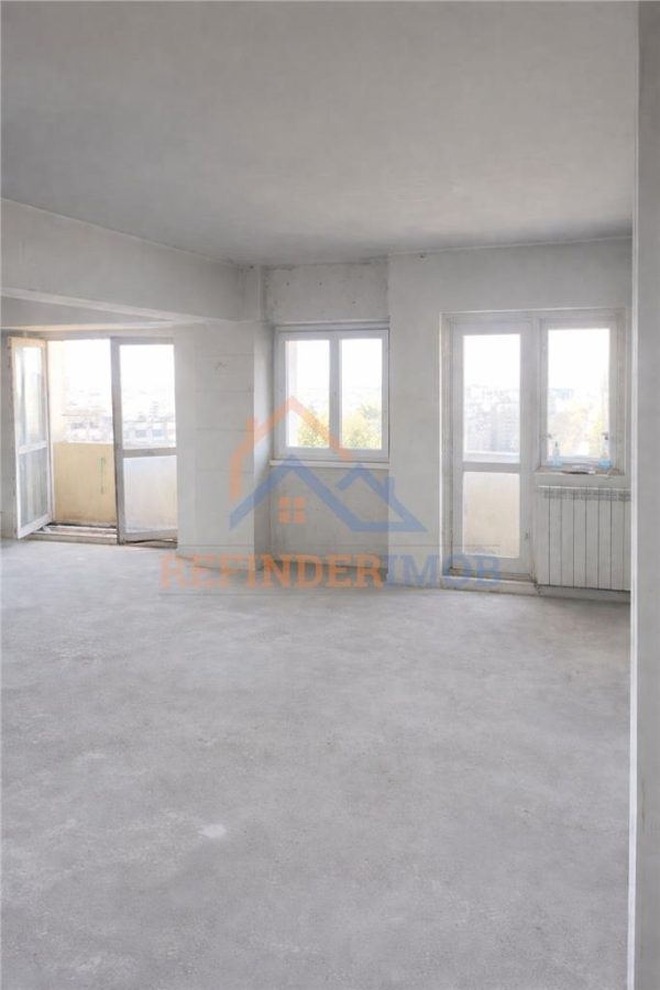 Penthouse Unirii â€“ Rond Alba Iulia  Vedere panoramică 67 mp  3 balcoane - foto 4