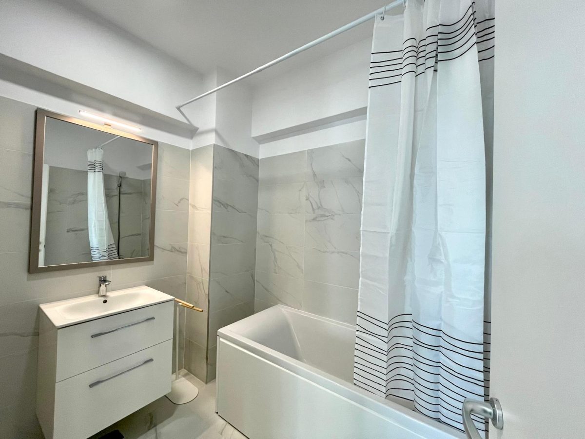 1 CAM CENTRU PALAS , PARCARE,PRIMA INCHIRIERE UNIREA TOWERS DEC - 430EUR - foto 9