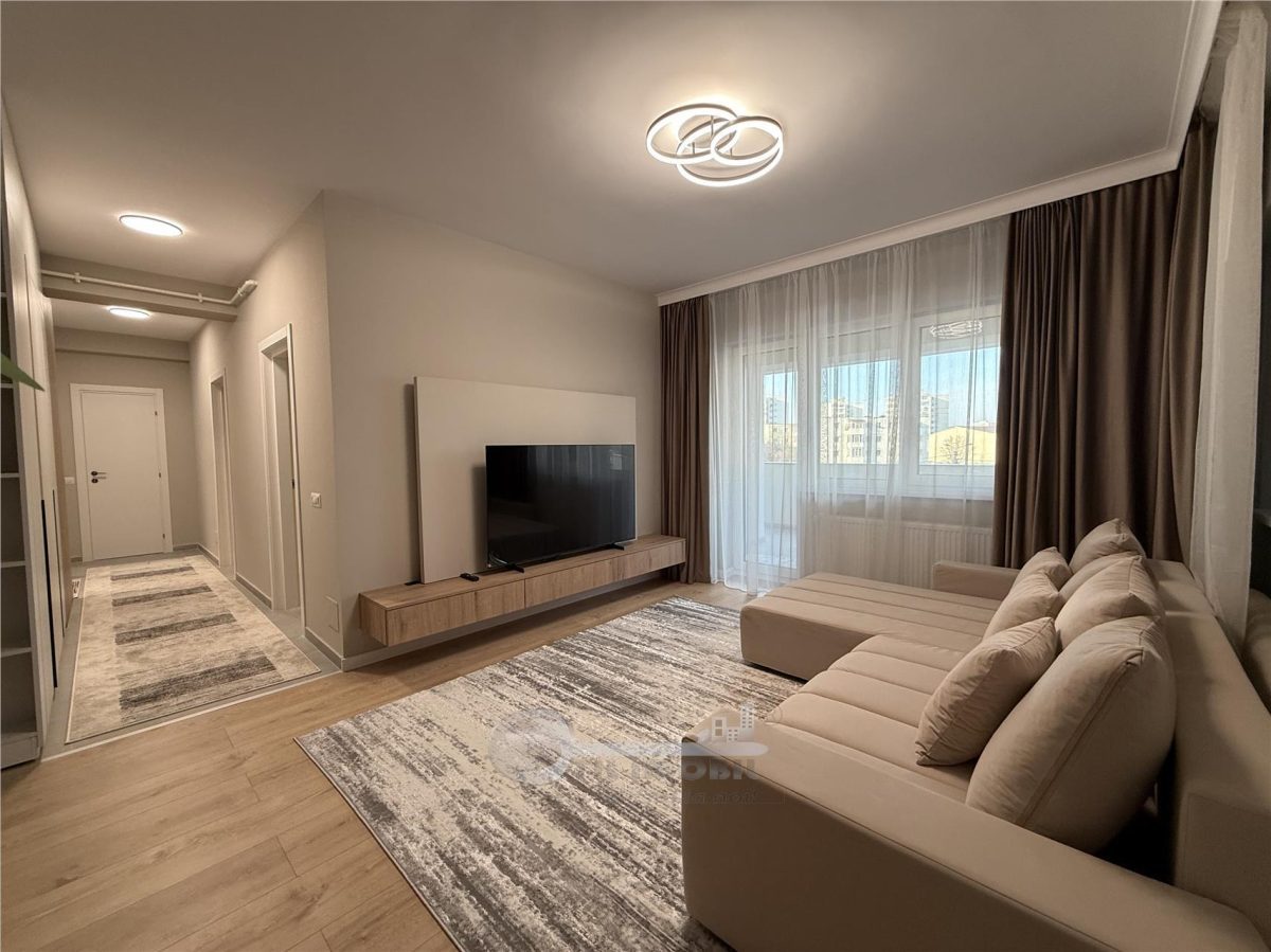 2 CAM , CENTRU PODU ROS PALAS, PARCARE , LUX - 