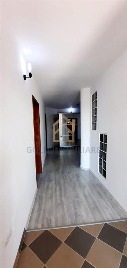 Apartament Spațios în Vilă de Închiriat - foto 3