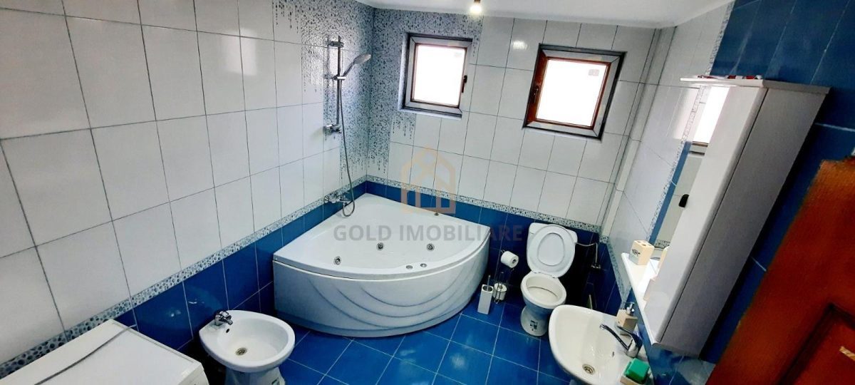 Apartament Spațios în Vilă de Închiriat - foto 4