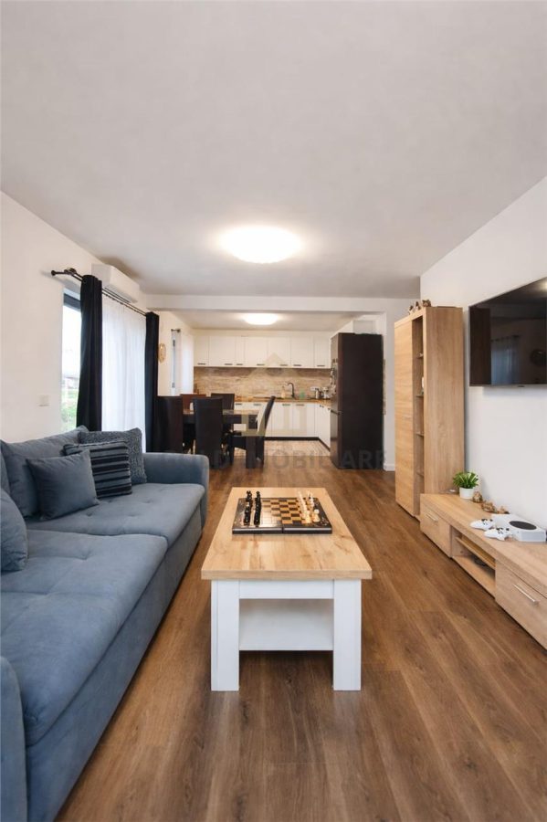 Casă 4 camere de vânzare â€“ Cătălina - 