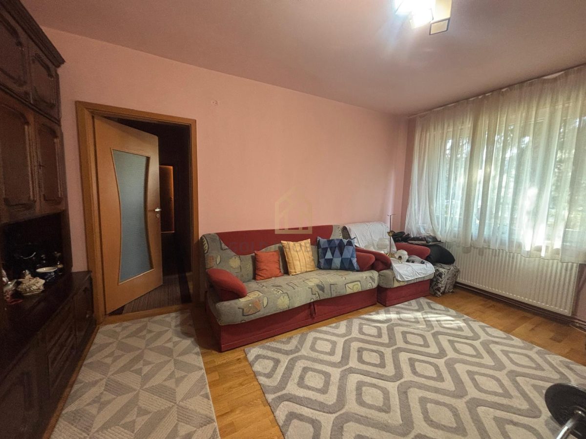 Apartament 3 camere Cartier Săsar - 
