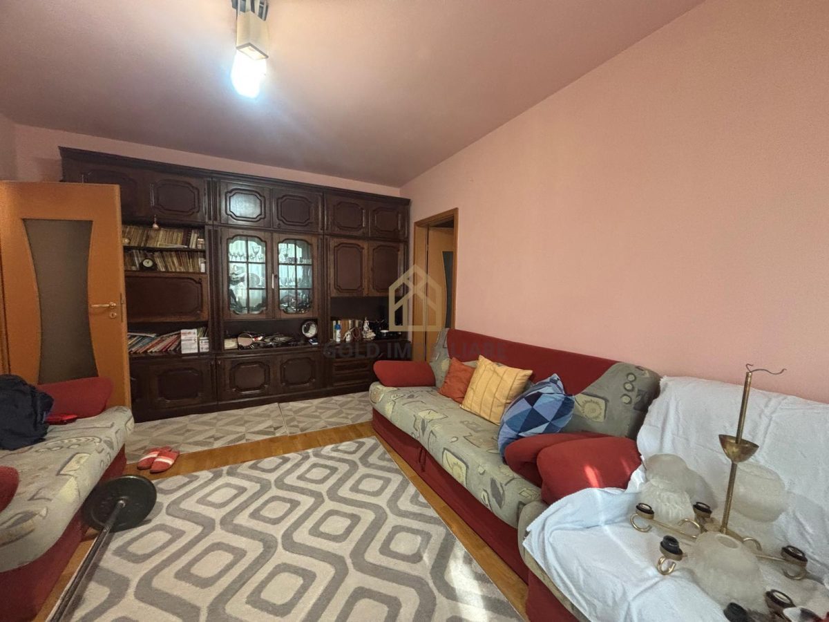 Apartament 3 camere Cartier Săsar - foto 2
