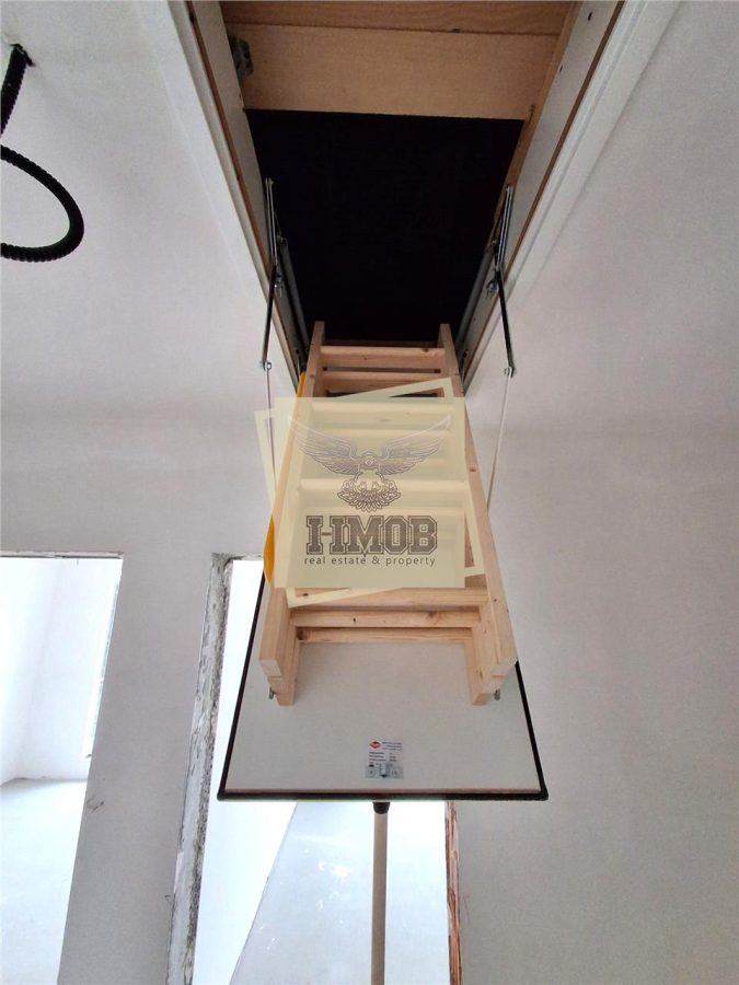 Casa tip duplex cu 4 camere 2 bai si 300 mp teren in zona Calea Cisnadiei - foto 11