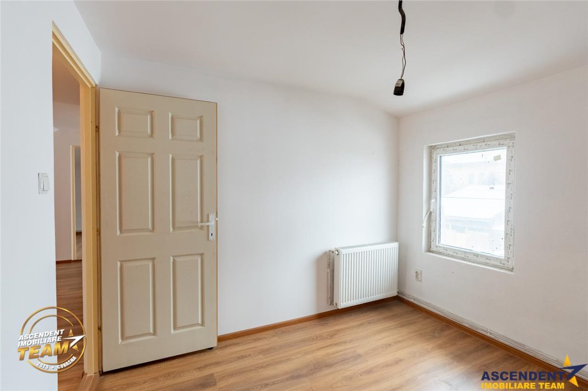 Accesibilitate si farmecul unei case cu garaj, locatie de referinta, Central, Targu Secuiesc - foto 14