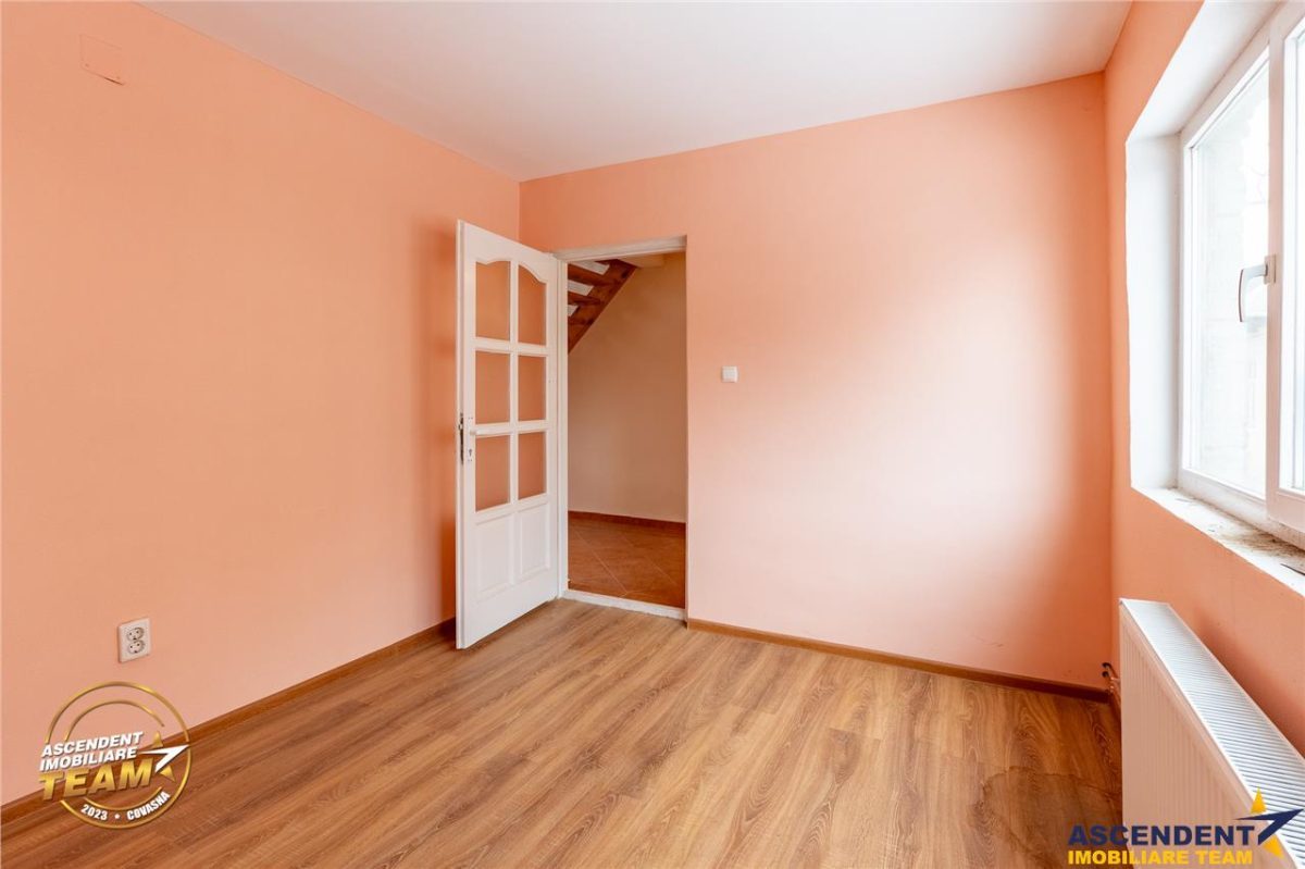 Accesibilitate si farmecul unei case cu garaj, locatie de referinta, Central, Targu Secuiesc - foto 17