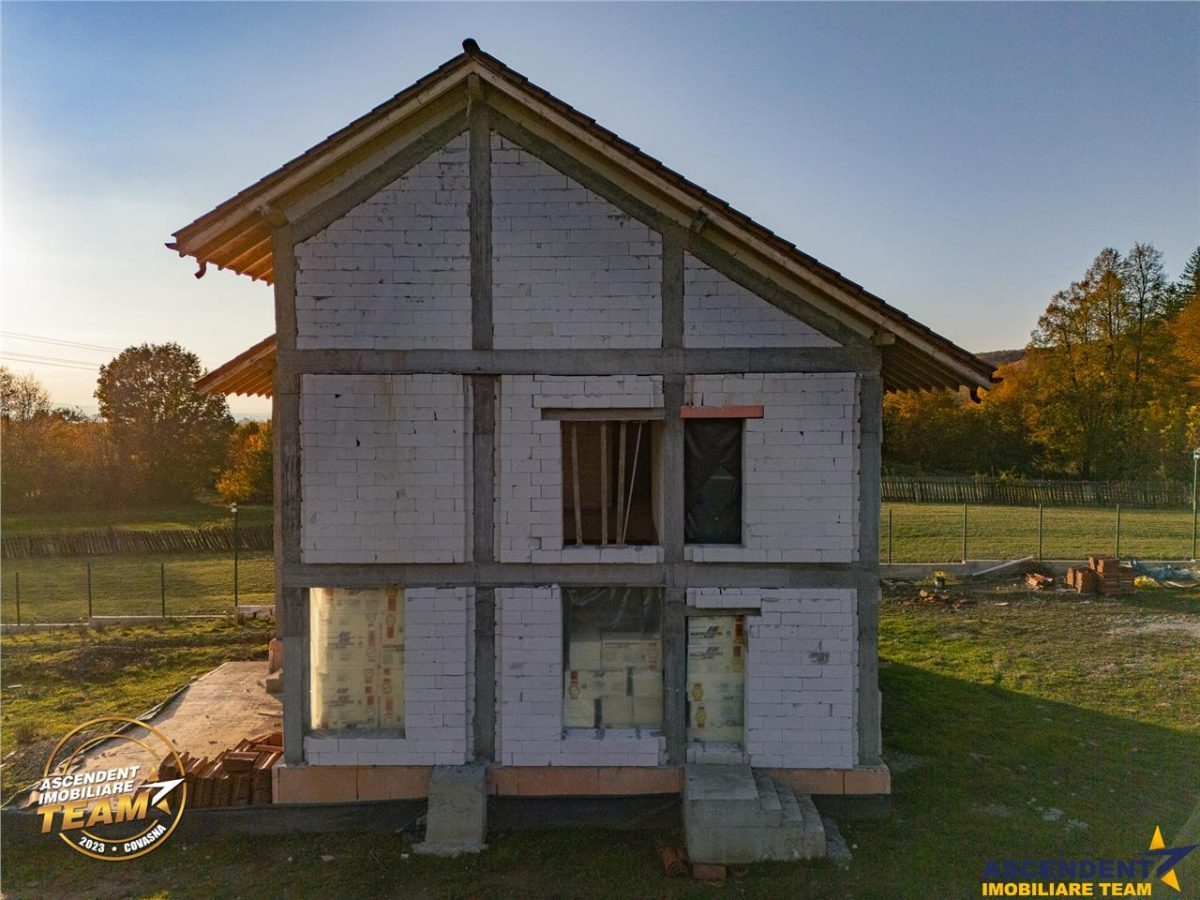 FILM! Vila intr-un peisaj mirific, cu 2.900mp teren, Covasna - foto 9