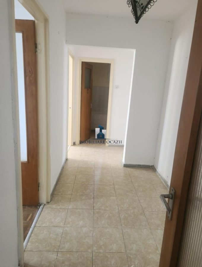 Inchiriere Apartament 4 Camere Semidecomandat Aparatorii Patriei-Moldovita - foto 3