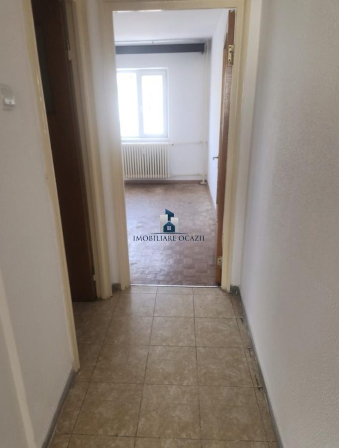 Inchiriere Apartament 4 Camere Semidecomandat Aparatorii Patriei-Moldovita - foto 9