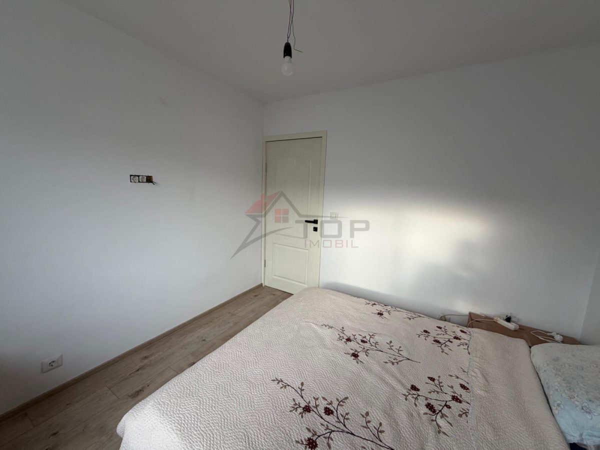 Etaj 3, renovat, 2 camere zona Mircea cel Batran - foto 2
