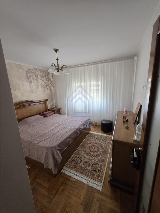 Apartament cu 3 camere - complet mobilat si utilat - foto 6