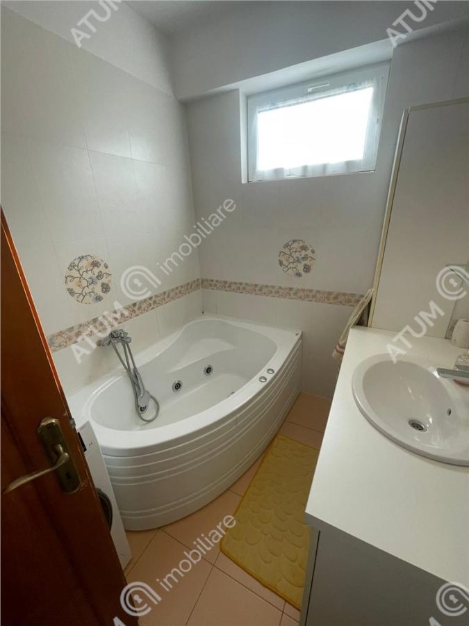 Apartament cu 3 camere decomandate balcon loc parcare Turnisor Sibiu - foto 9