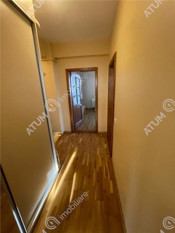 Apartament cu 3 camere decomandate balcon loc parcare Turnisor Sibiu - foto 10