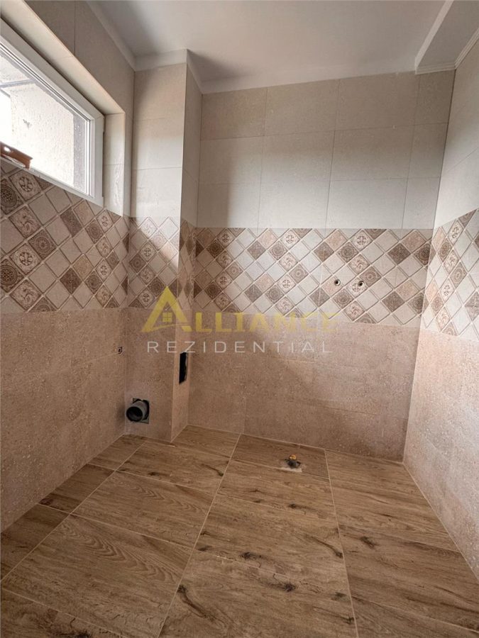 - Casa gata de mutare - 4 camere 3 bai + Pod - foto 17