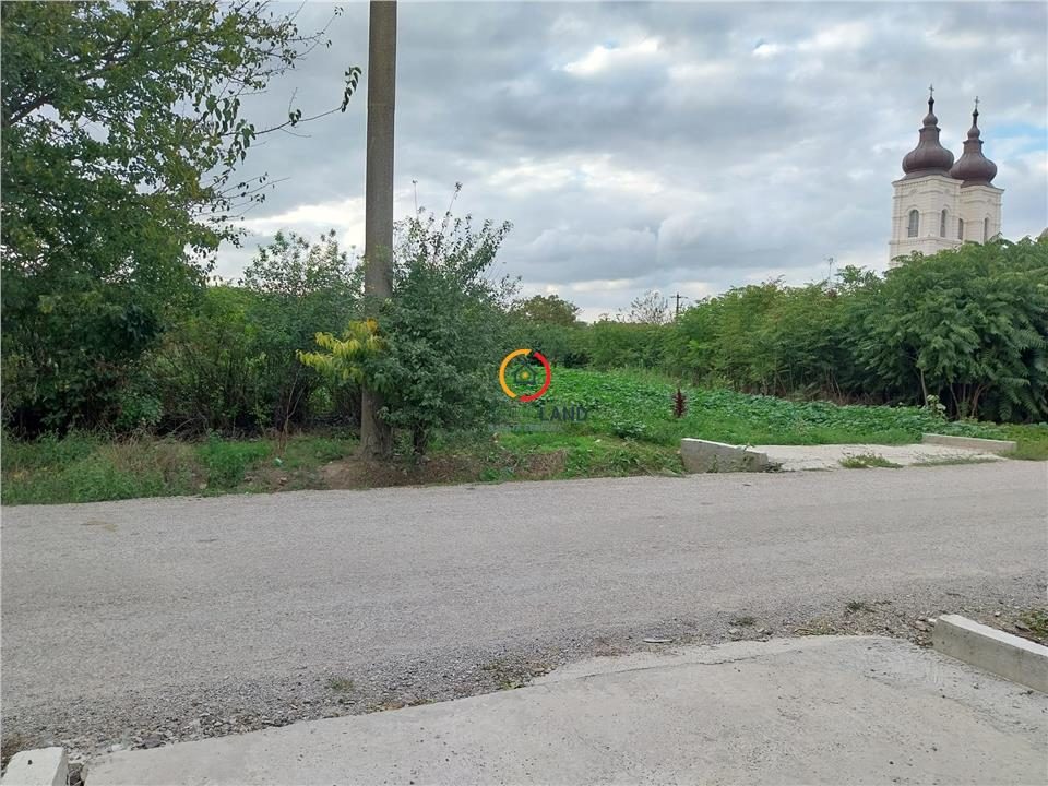 teren 1950mp cu casa batraneasca 45 mp - foto 2