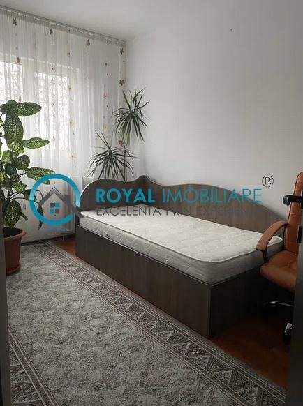 Royal Imobiliare - Vanzare apartament 3 camere zona Mihai Bravu - foto 3