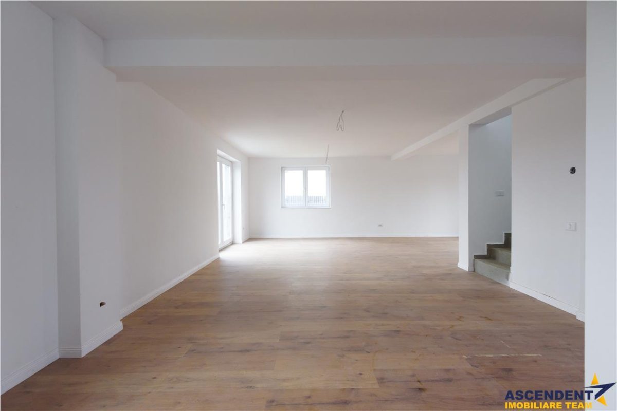 Imobil aparte, arhitectura deosebita, conditii avantajoase, Sanpetru - foto 12